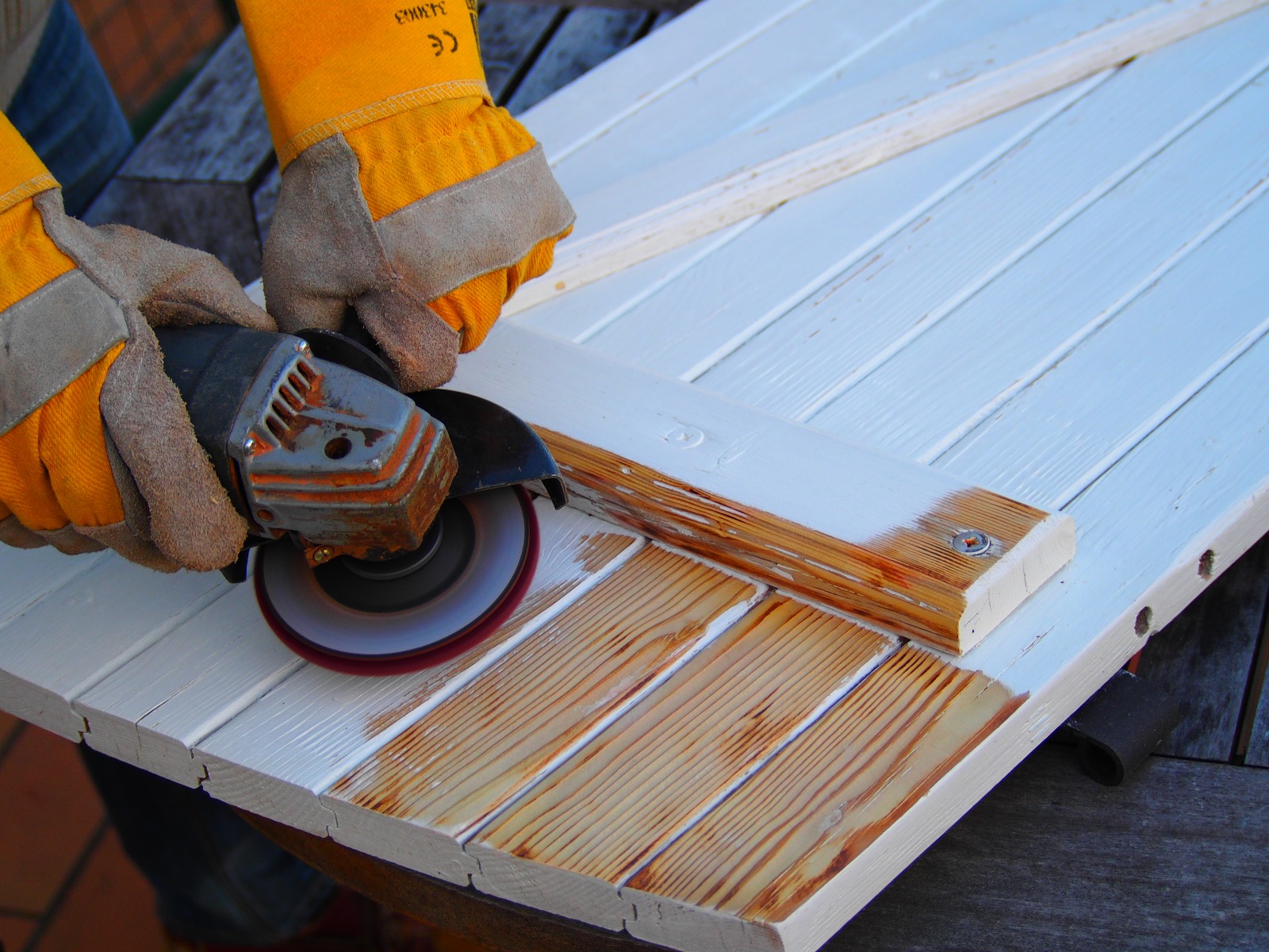 décapage rapide bois et peinture norton saint gobain
