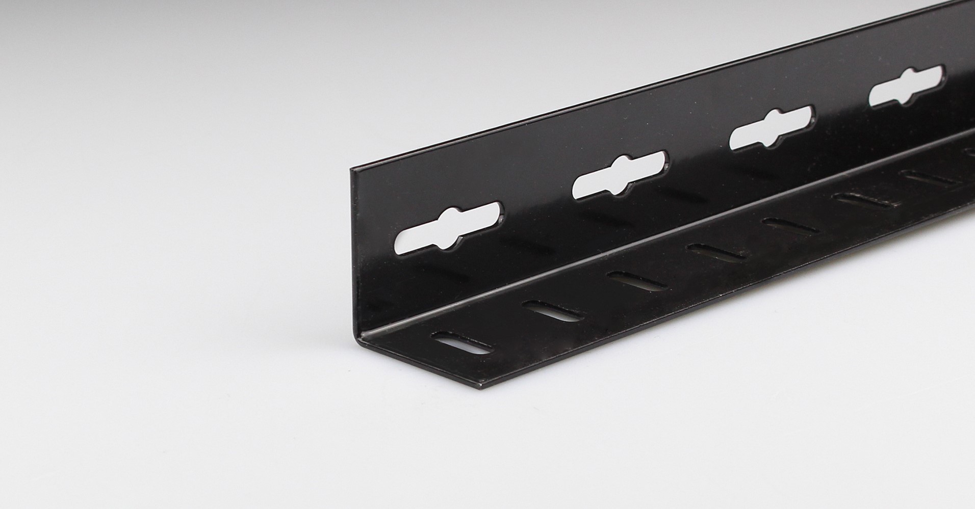 Profilé acier cornière platrière noir galvanisé mm.25x25