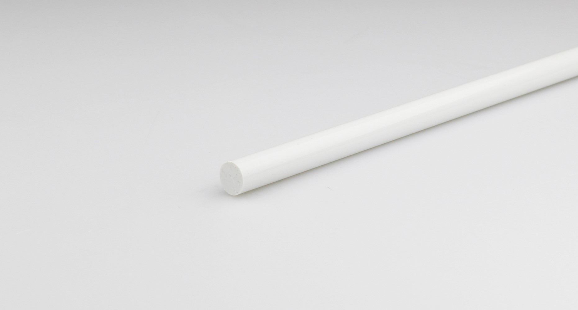 Tube rond plein blanc pvc rigide mm.10