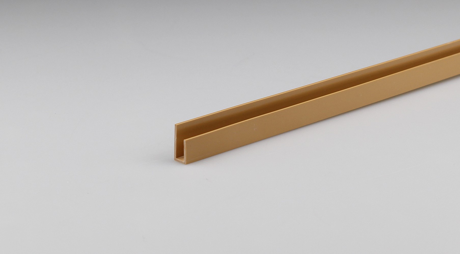 Profilé finition hêtre pvc mm.6x15x7 - ARCANSAS