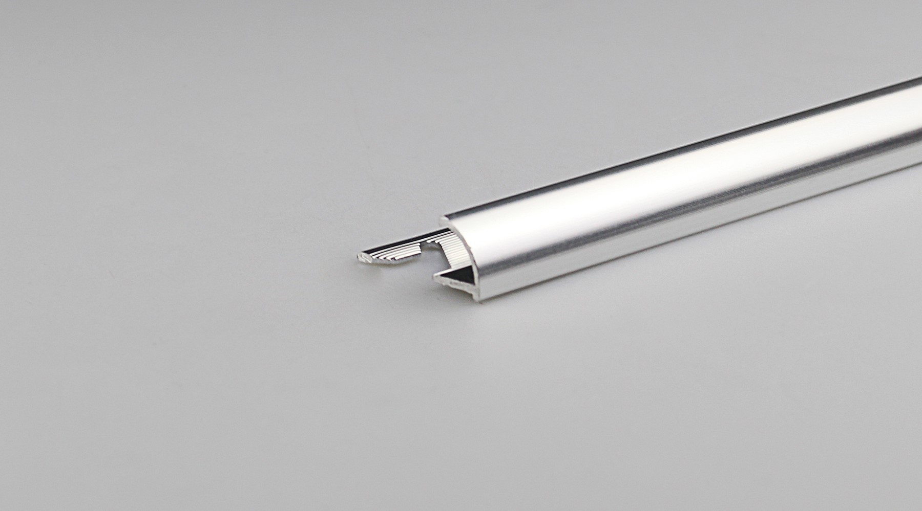 1/4 rond alu argent chromé 8mm - ARCANSAS