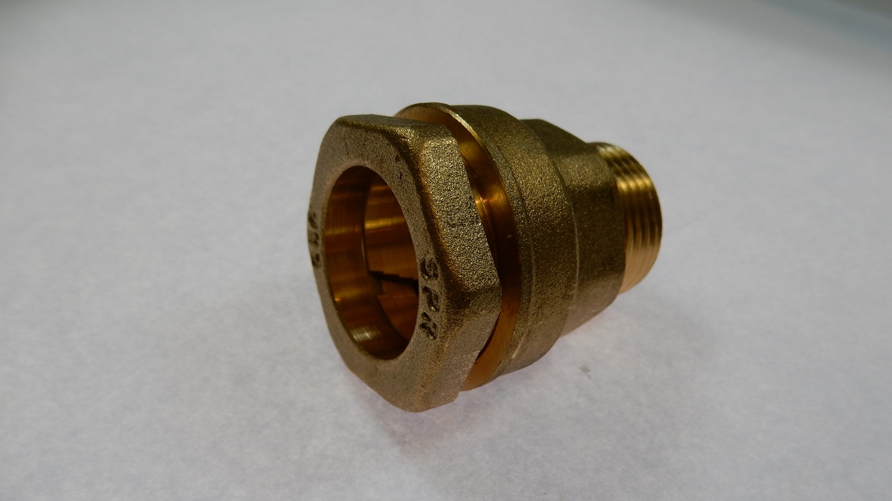 Raccord mâle laiton pour polyethylène ø25 20/27