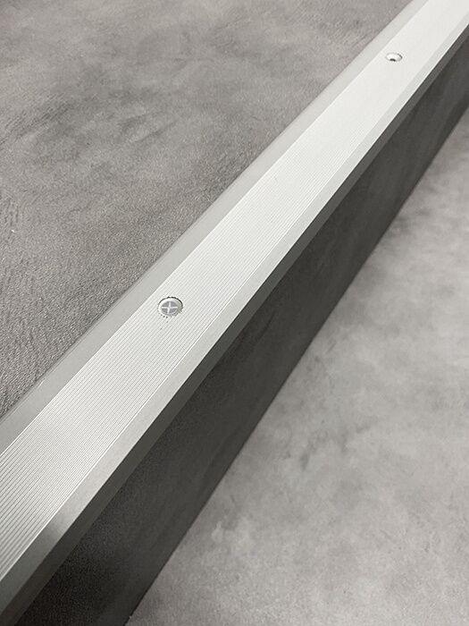 Nez de marche strié à vis naturel 36x18/170 - 3M