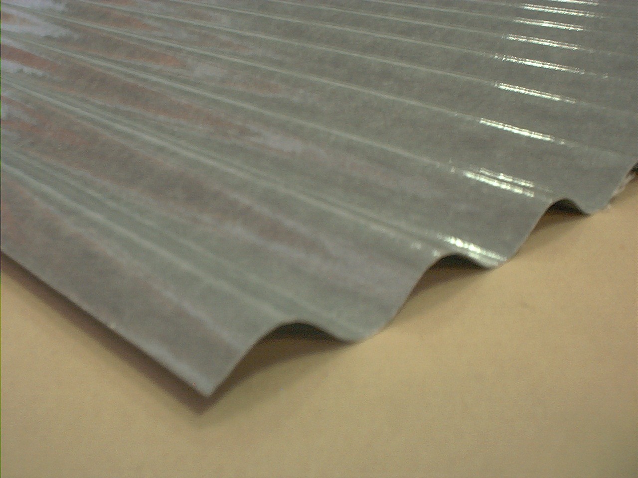 polyester ondulé gris opaque - PLASTI-BAT