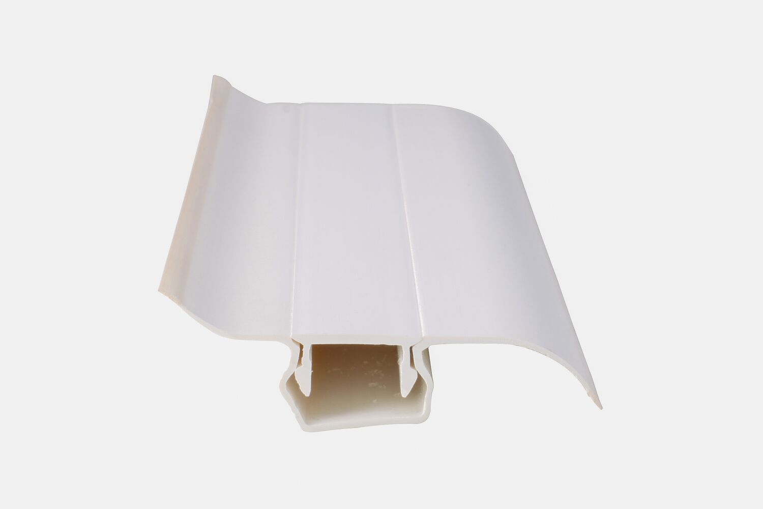 Plinthe cache fil en PVC blanc