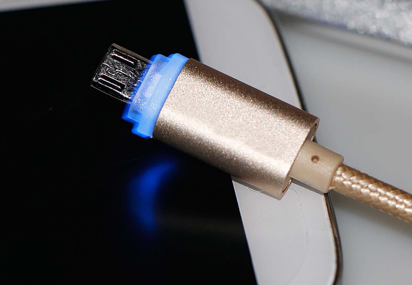 Cordon micro USB avec LED - OPTEX