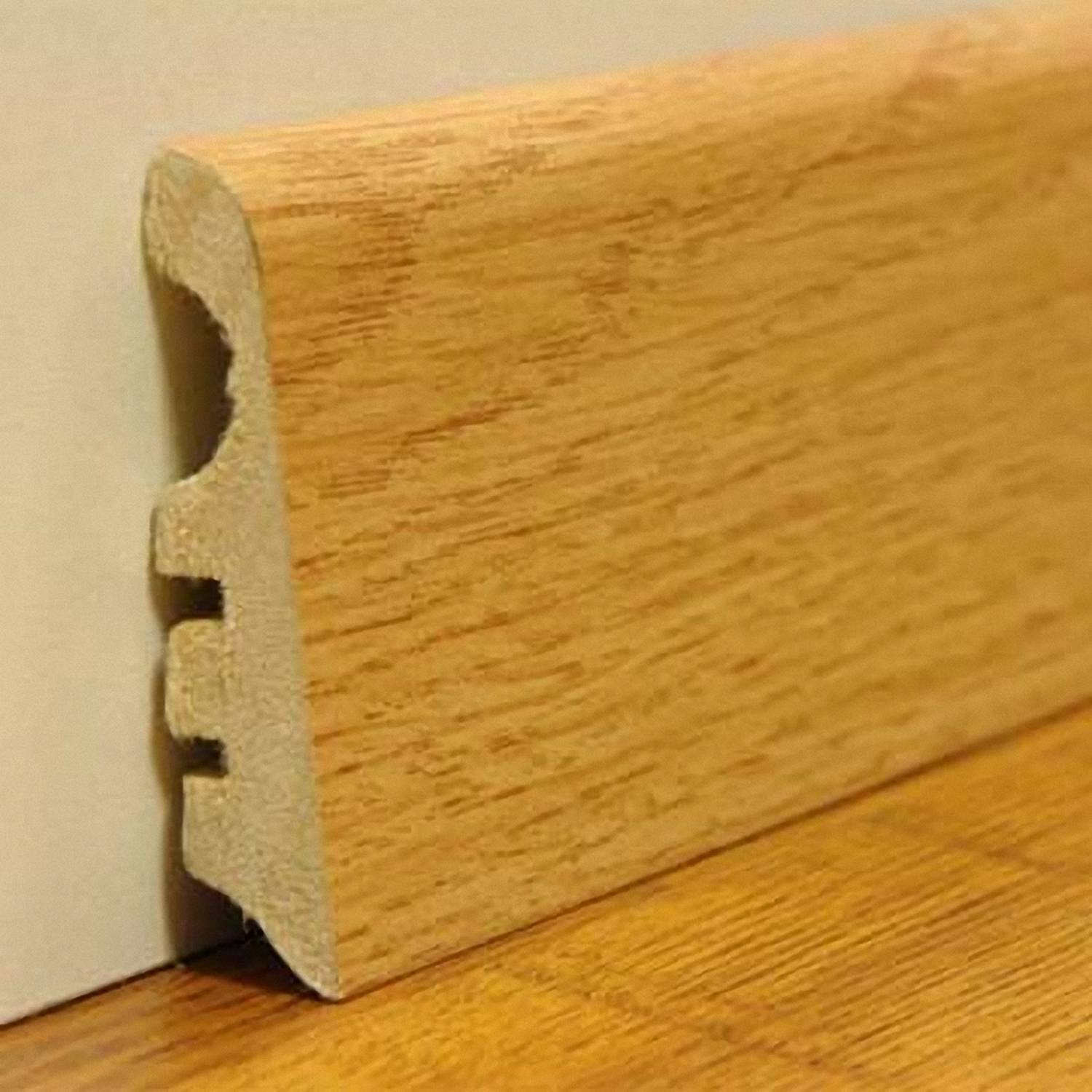 Plinthe chêne pla 3126 jorge. Section : 19 x 58 mm Longueur : 240 cm